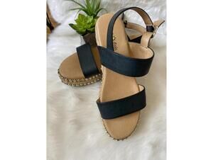 Seven Dials Women's Black Strap Platform Sandals with Gold Studded Trim Size 8.5